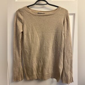 Banana Republic lightweight knit sweater. Size medium.
